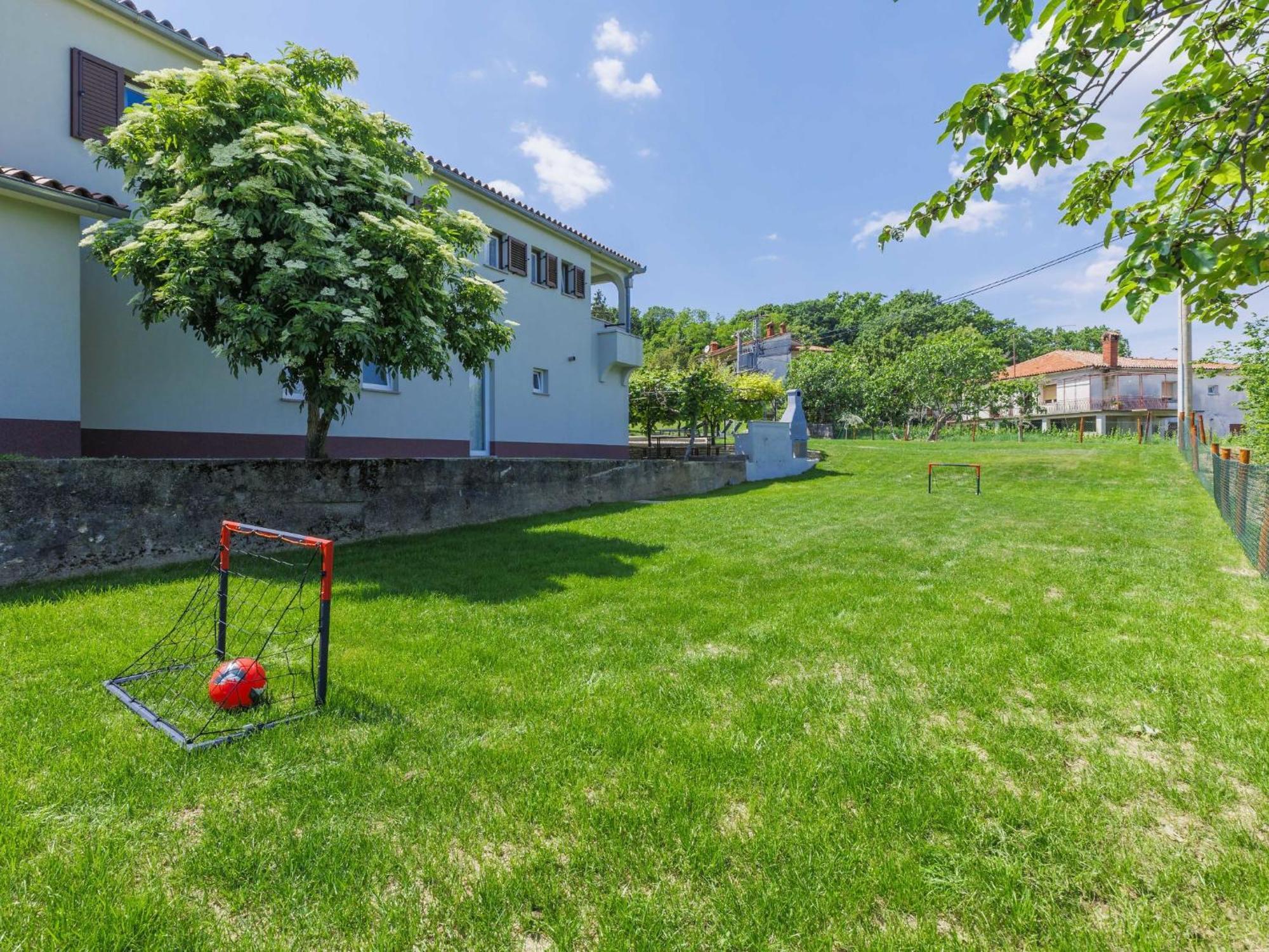 Holiday Home Karlo - IPC102 Pićan Dış mekan fotoğraf